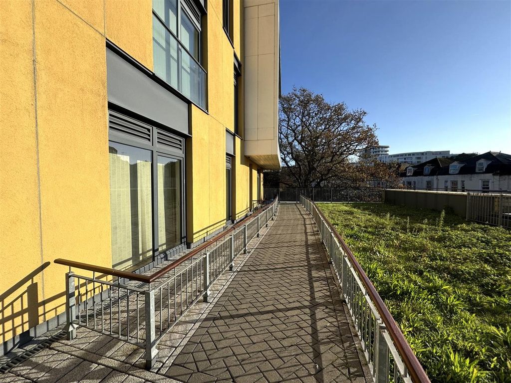 Property photo 1 of 7 Citrus - External