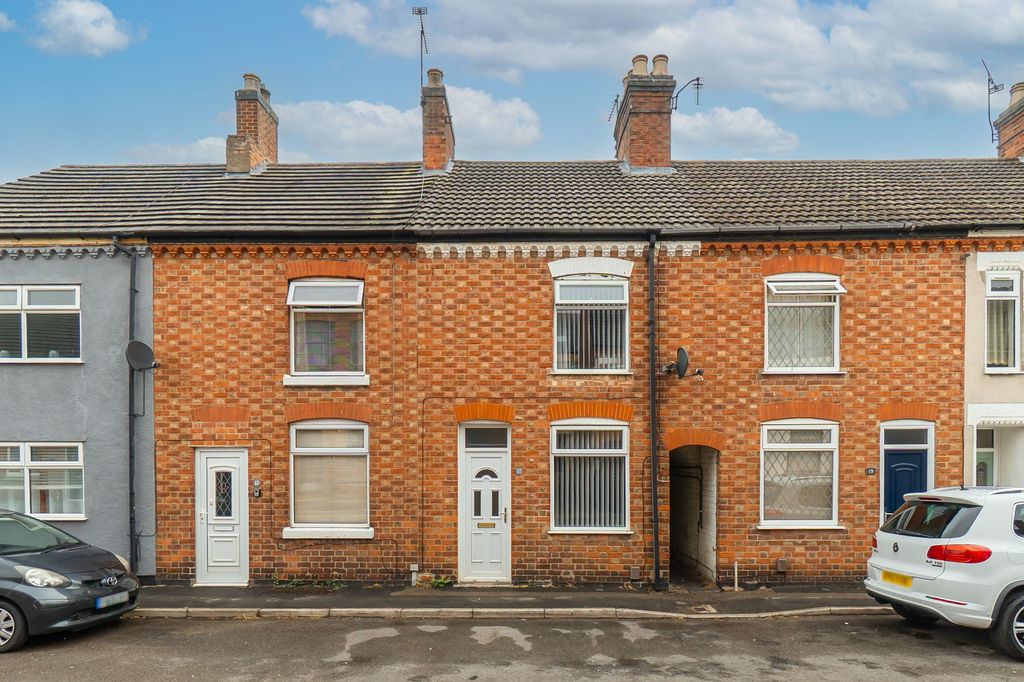 Property photo 1 of 12