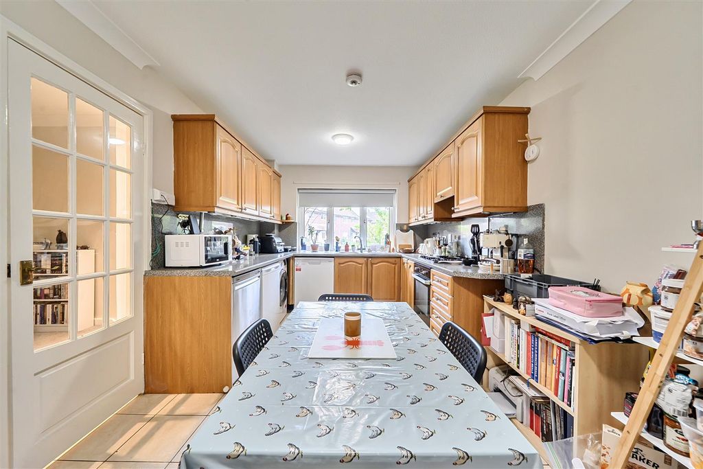 Property photo 3 of 17 Kitchen Diner