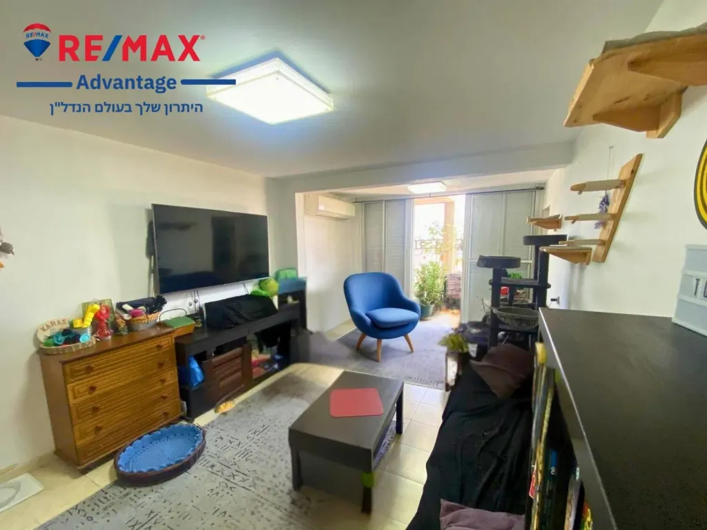 Property photo 2 of 8