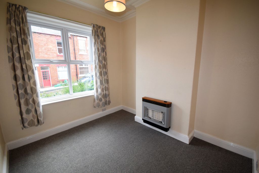 Property photo 2 of 10 Front Room