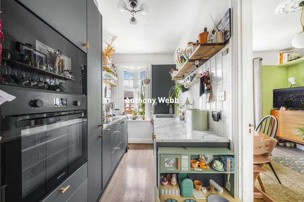 Property photo 3 of 16 Kitchen