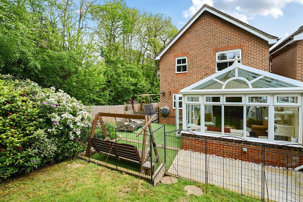 Property photo 1 of 30 5 Redwell Avenue Tn39 (18).Jpg