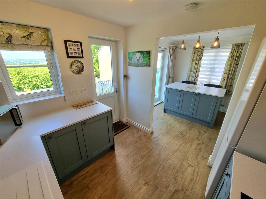 Property photo 2 of 15 Kitchen &amp; Dining.Jpg
