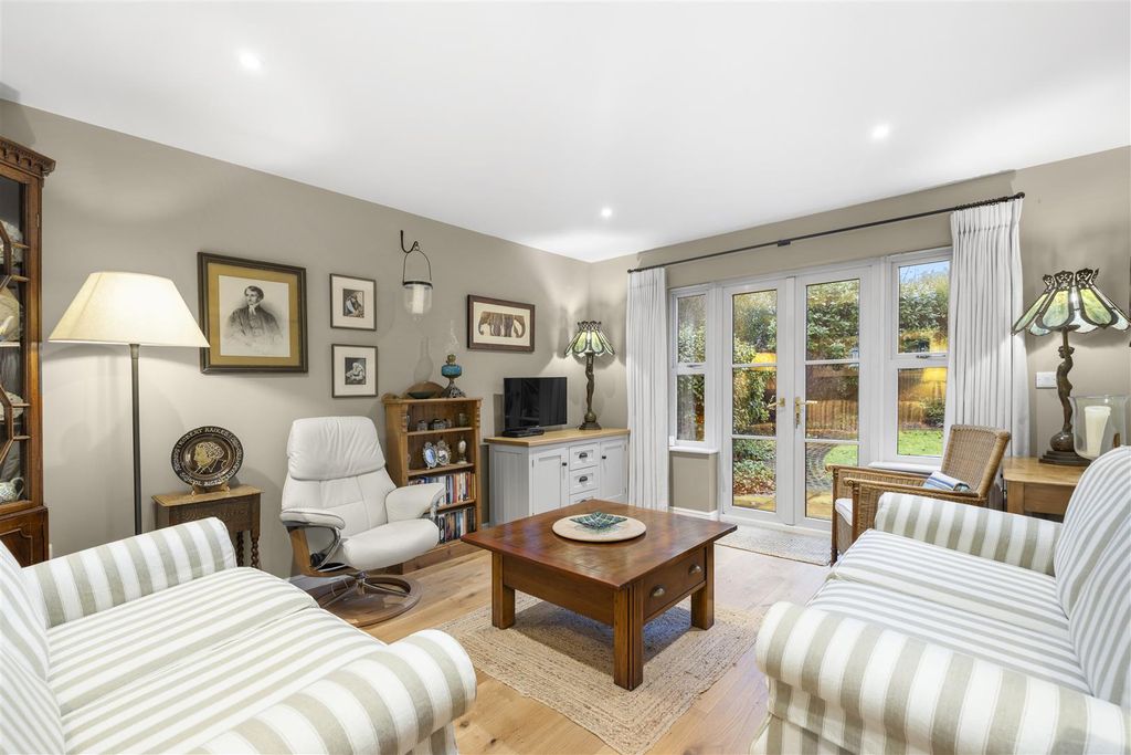 Property photo 2 of 26 Living Room