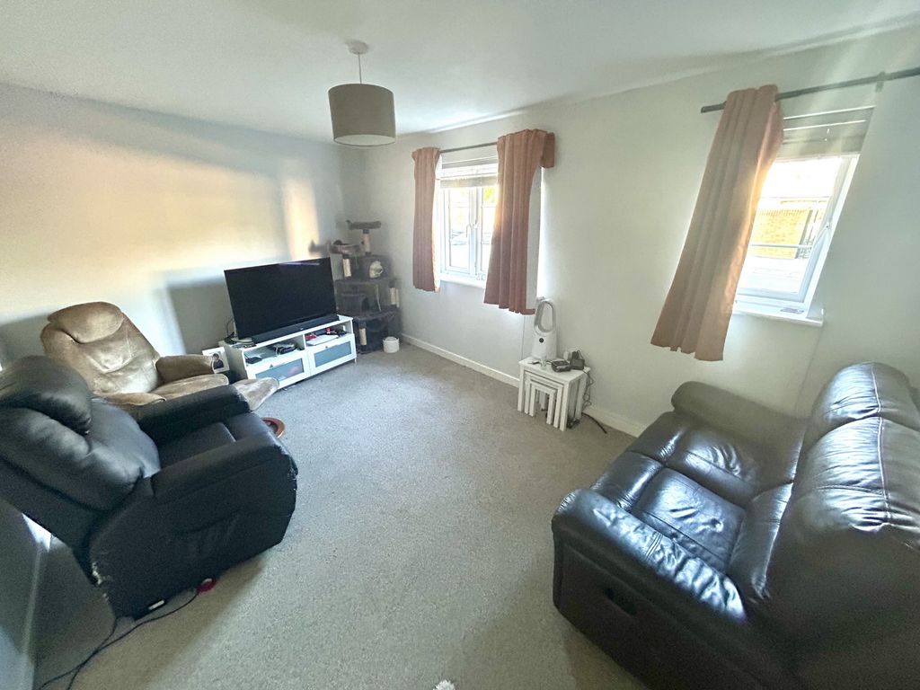 Property photo 2 of 7 Photo 3