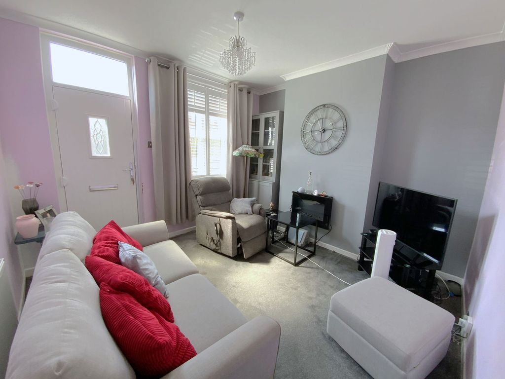 Property photo 2 of 9