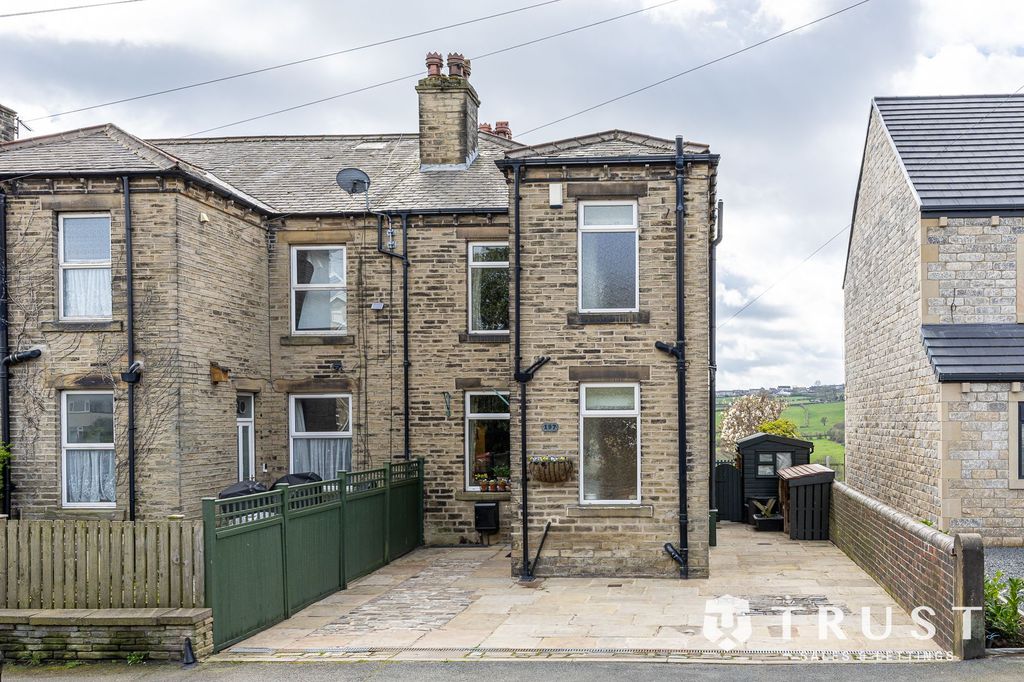 Property photo 2 of 42