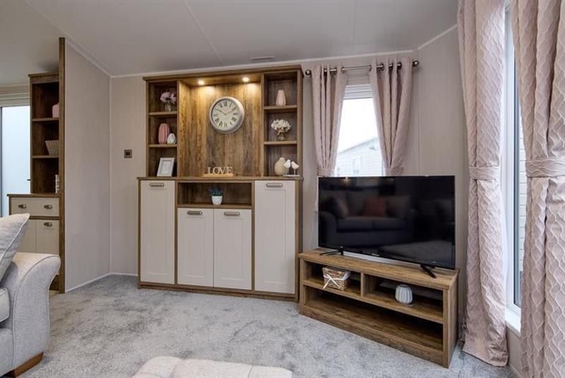 Property photo 3 of 9 007885 2 20260219 00.Jpeg