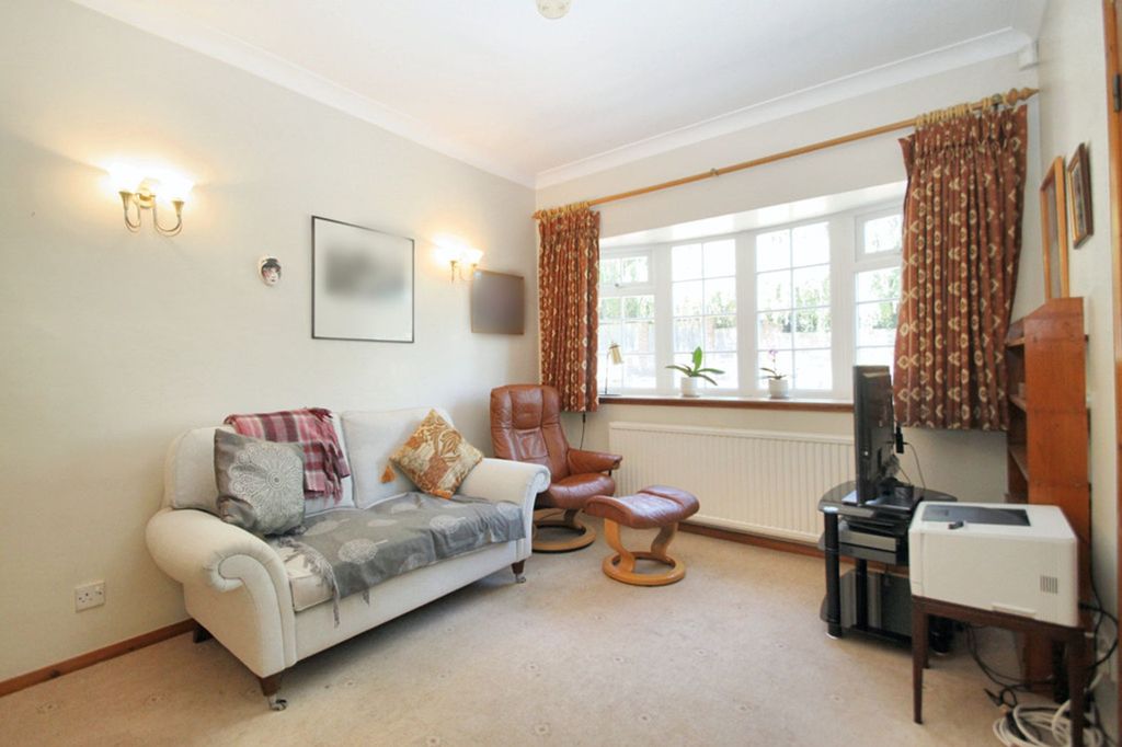 Property photo 3 of 31