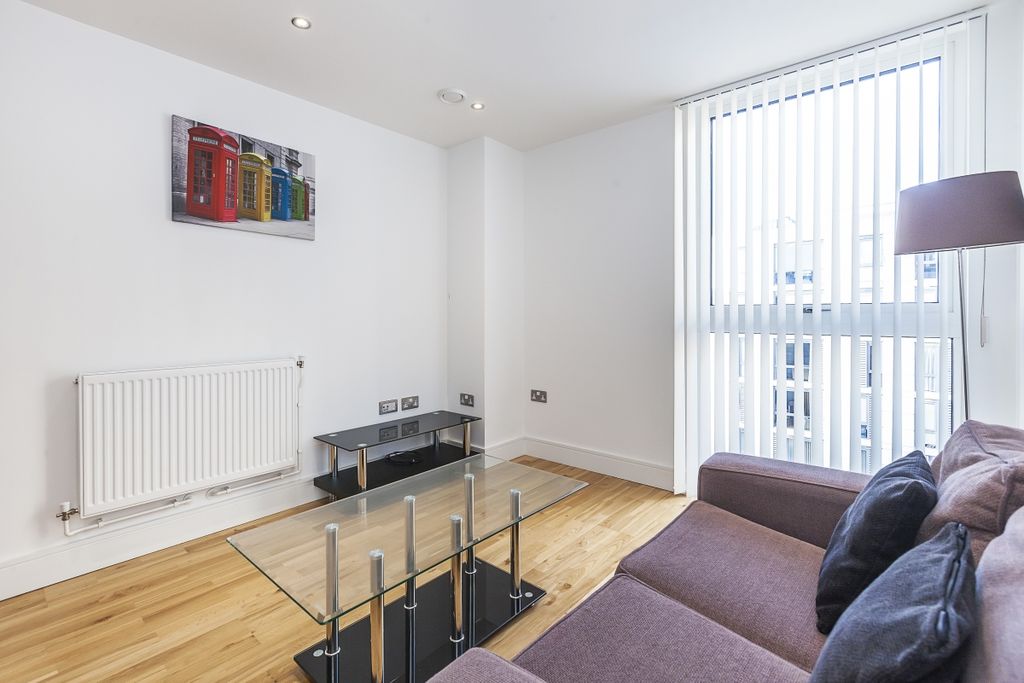 Property photo 2 of 11 Empire-Reach-007