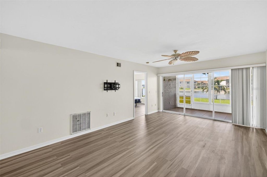 Property photo 3 of 19 <Alttext/>