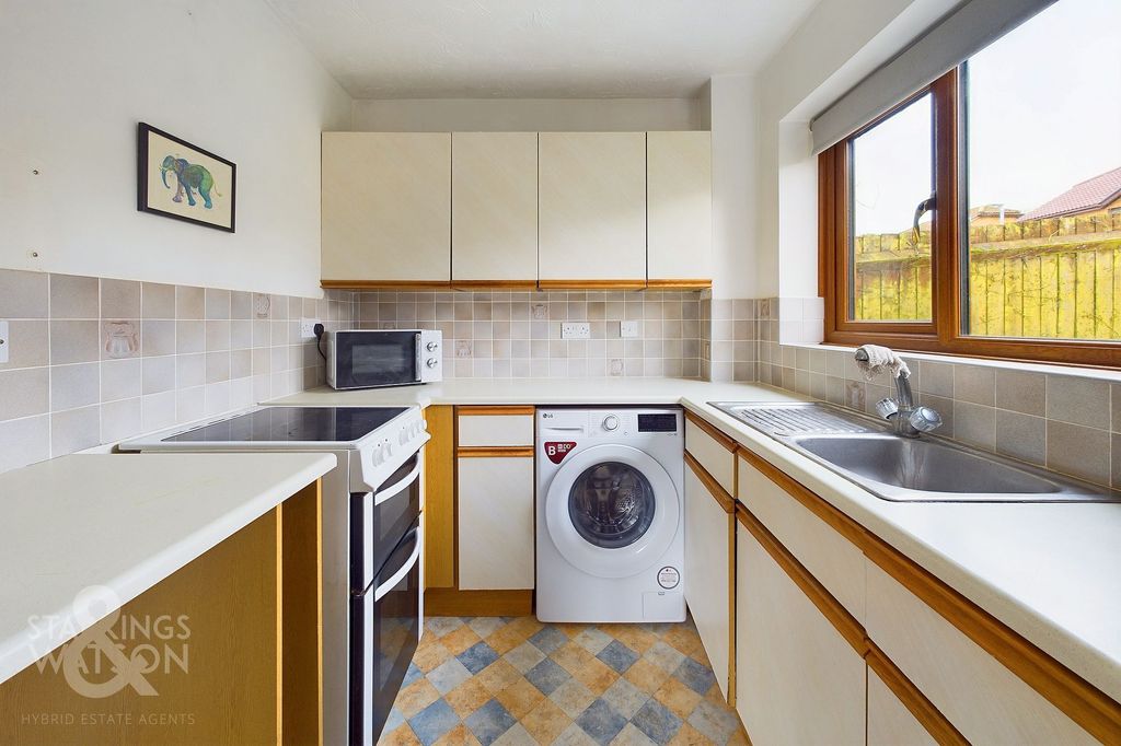Property photo 3 of 12