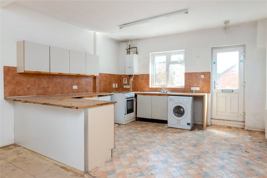 Property photo 3 of 14 Picture No. 02