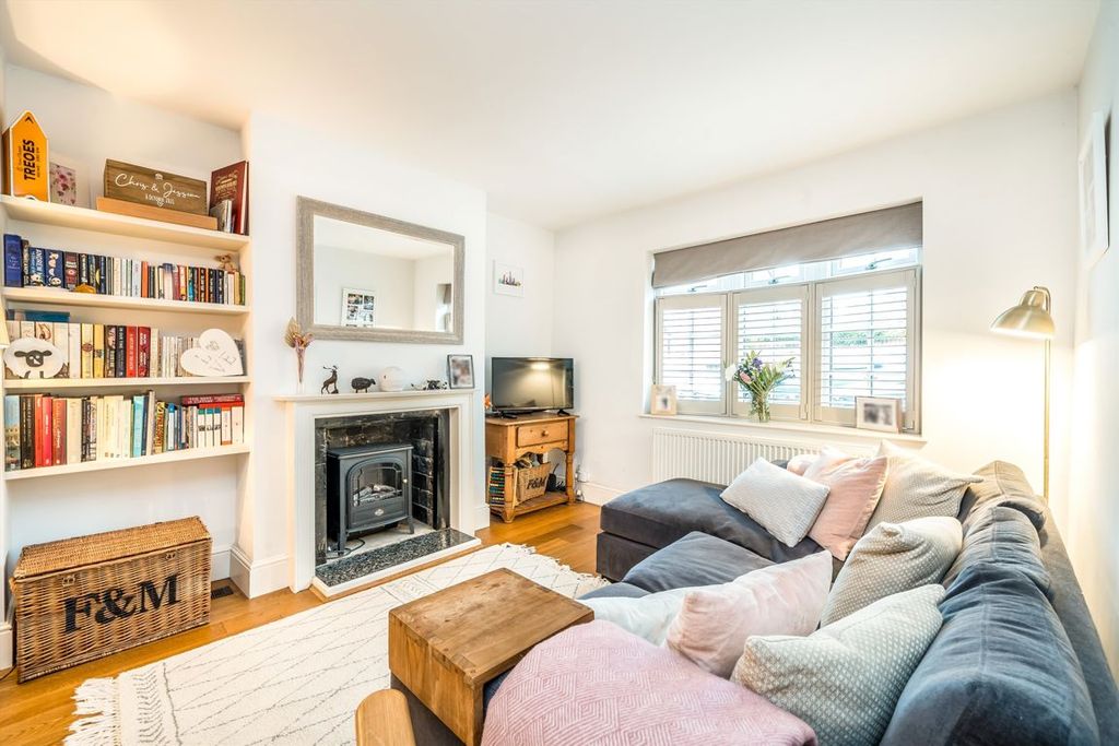 Property photo 2 of 9