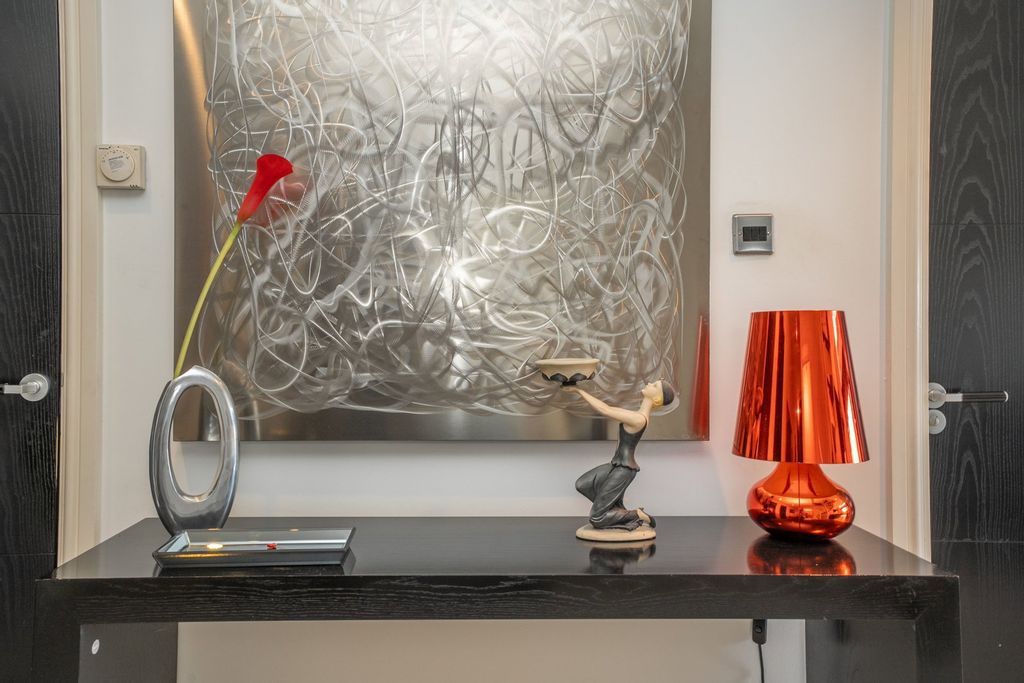 Additional image 7 of 3 bed penthouse for salePenthouse, Kings Court NG1
