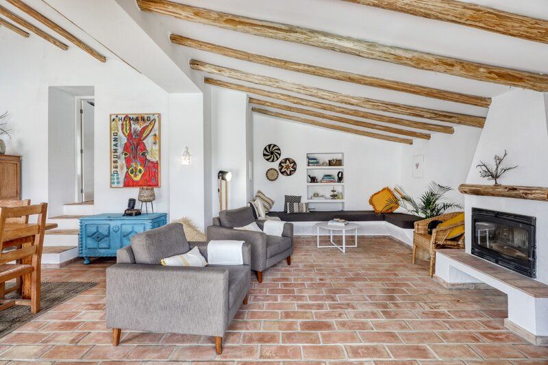 Property photo 3 of 40 Img 2