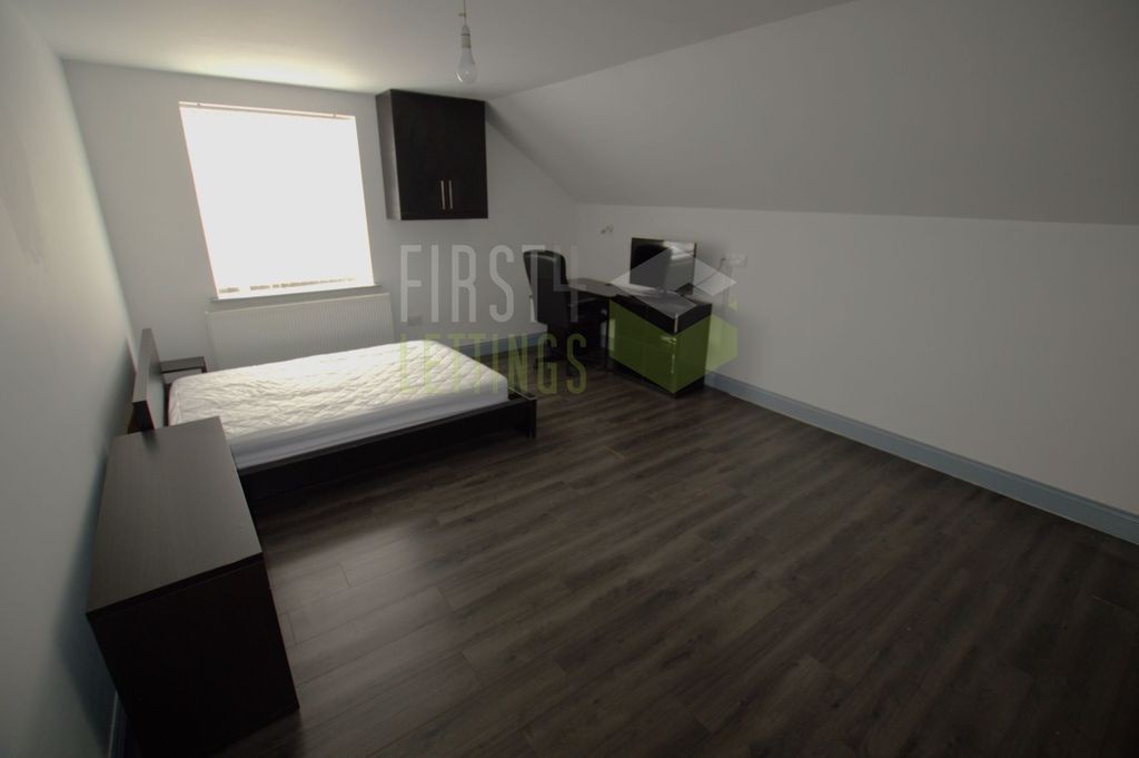 Property photo 1 of 15 Photo 12