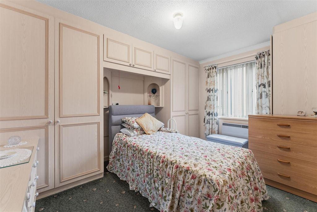 Additional image 11 of 2 bed flat for saleNN16, Oaktree Court, George Street, Kettering