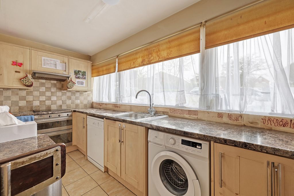 Property photo 3 of 15