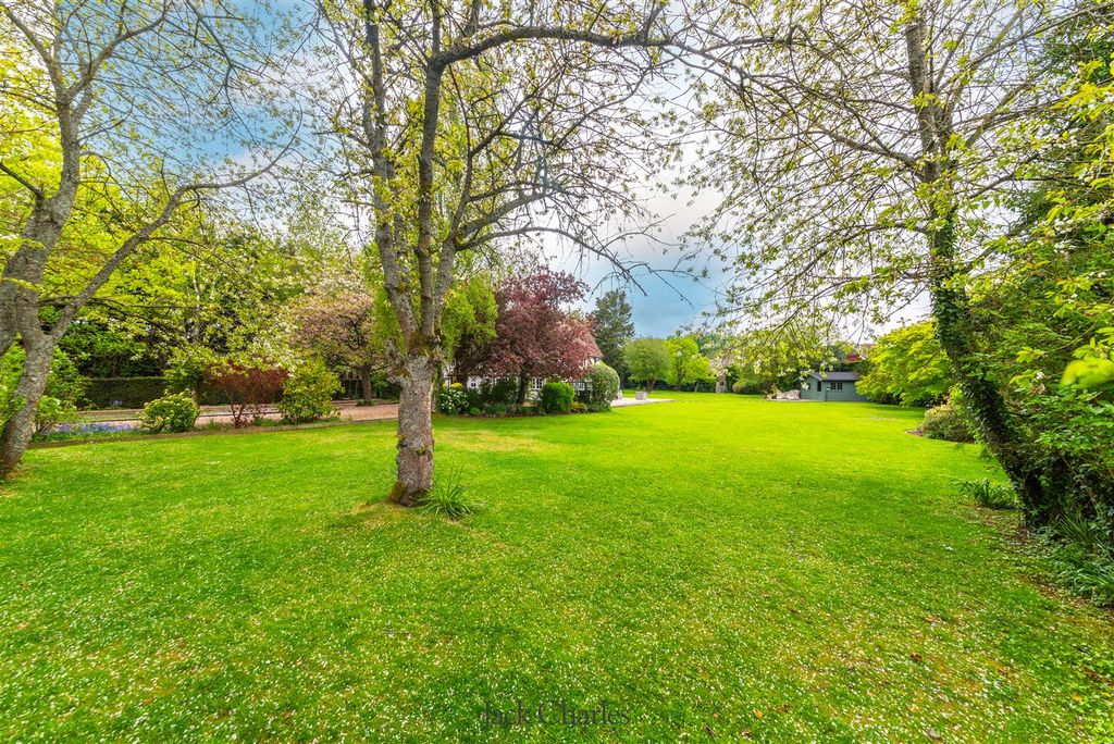 Property photo 2 of 24