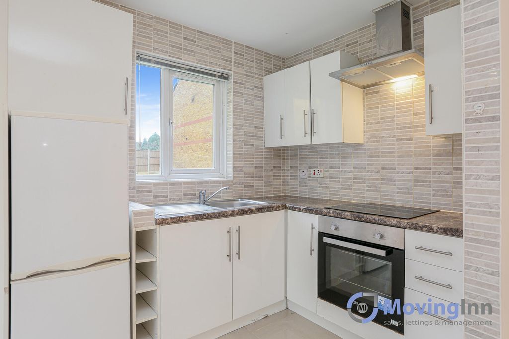 Property photo 2 of 12 Kitchen