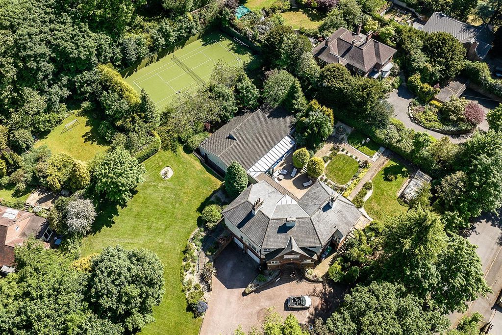 Property photo 2 of 36