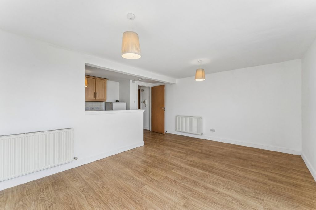 Property photo 3 of 15 Picture No. 12