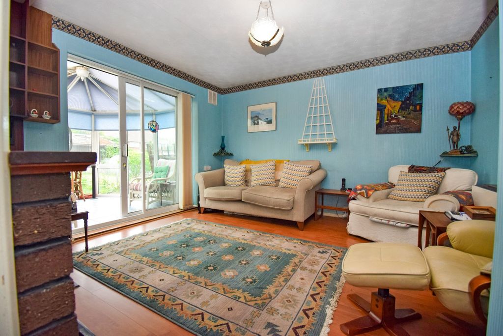 Property photo 2 of 12 Living Room