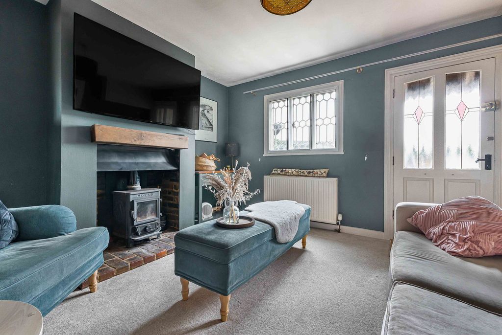 Property photo 3 of 44