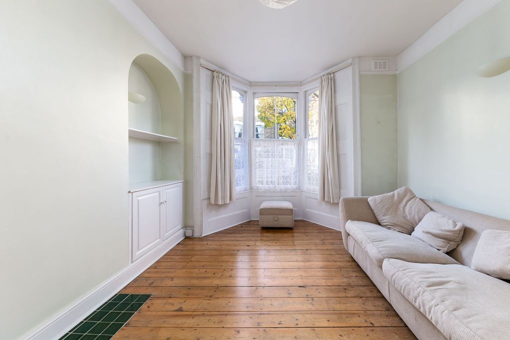 Property photo 1 of 8