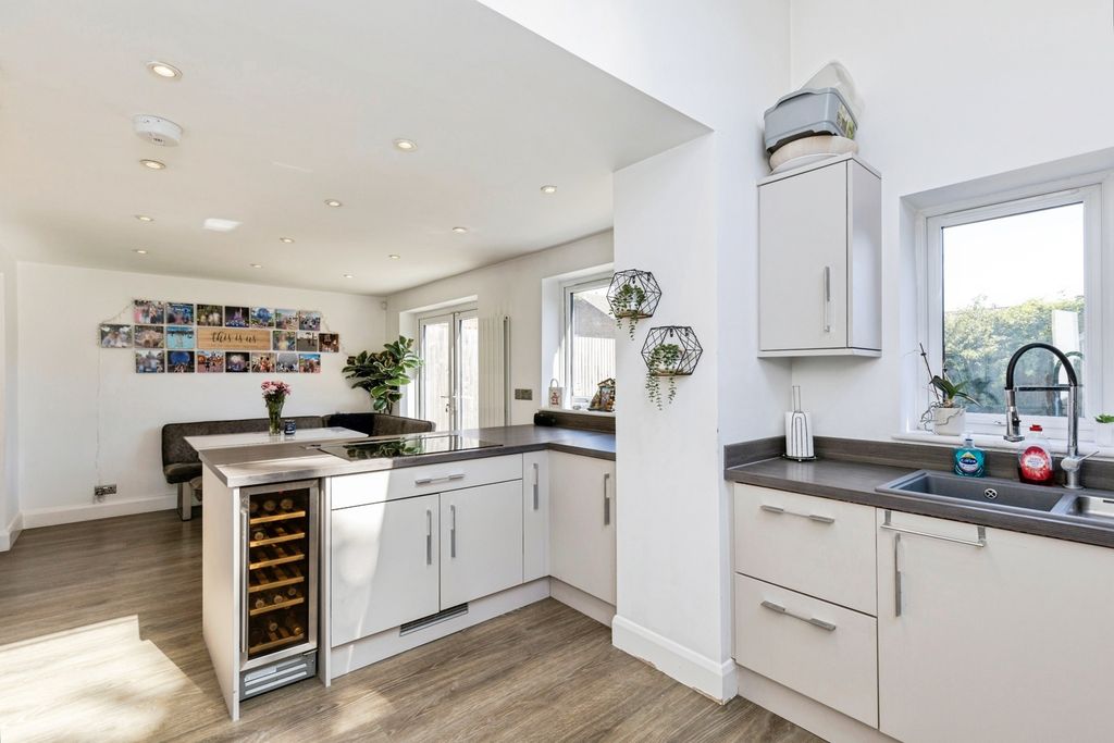 Property photo 2 of 23 Pbox-Img.Jpg