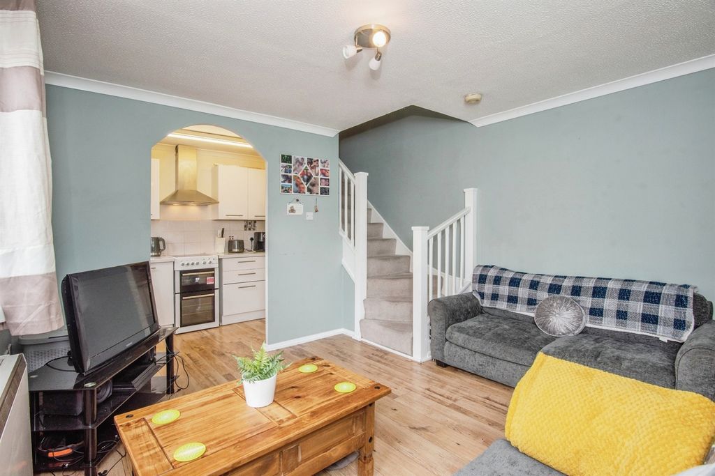 Property photo 3 of 10