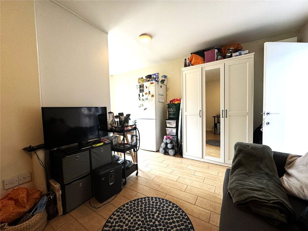 Property photo 3 of 6 Picture No. 03