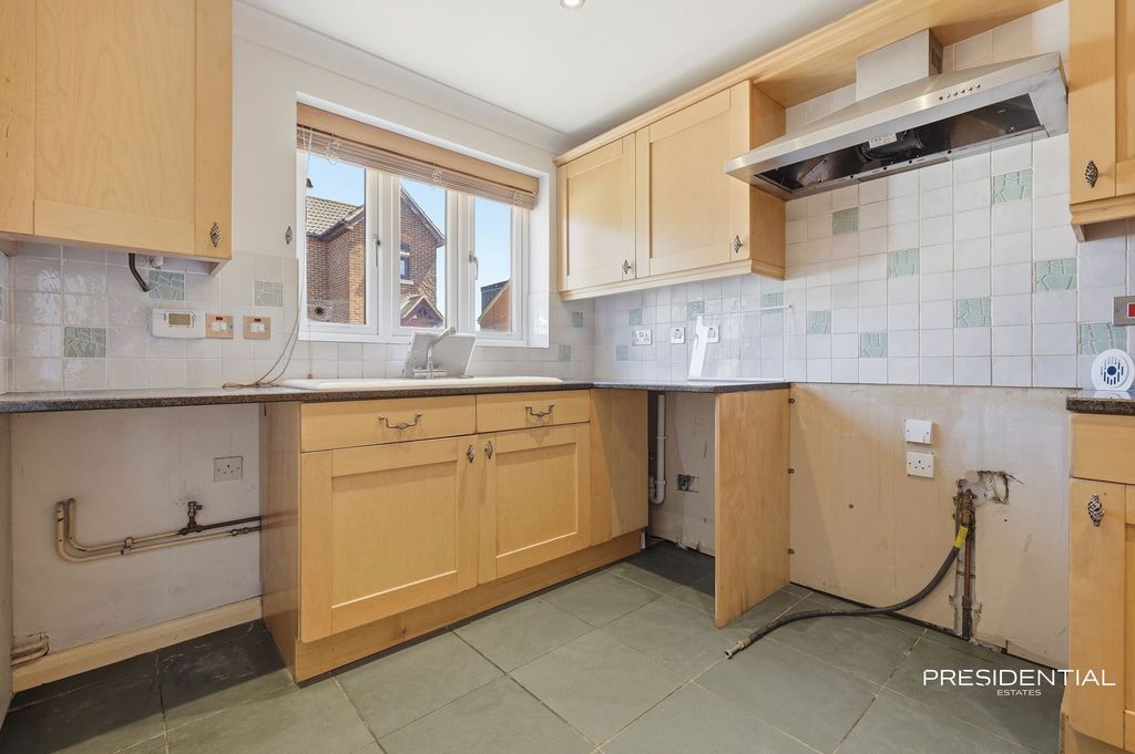 Property photo 2 of 23