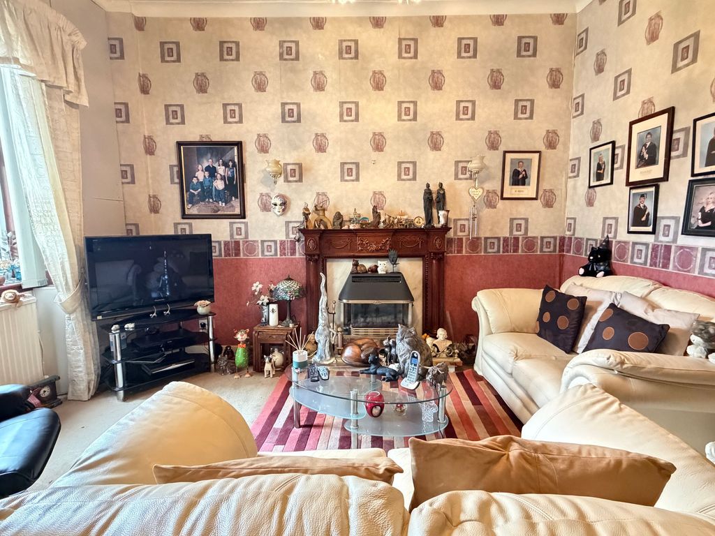 Property photo 3 of 25