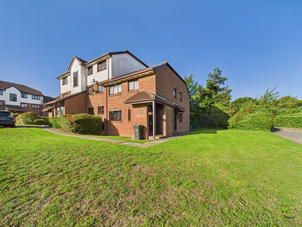 Property photo 1 of 8 Presented By Robert At Ewemove Bexleyheath And Dar