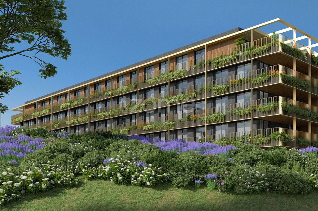 Property photo 2 of 33