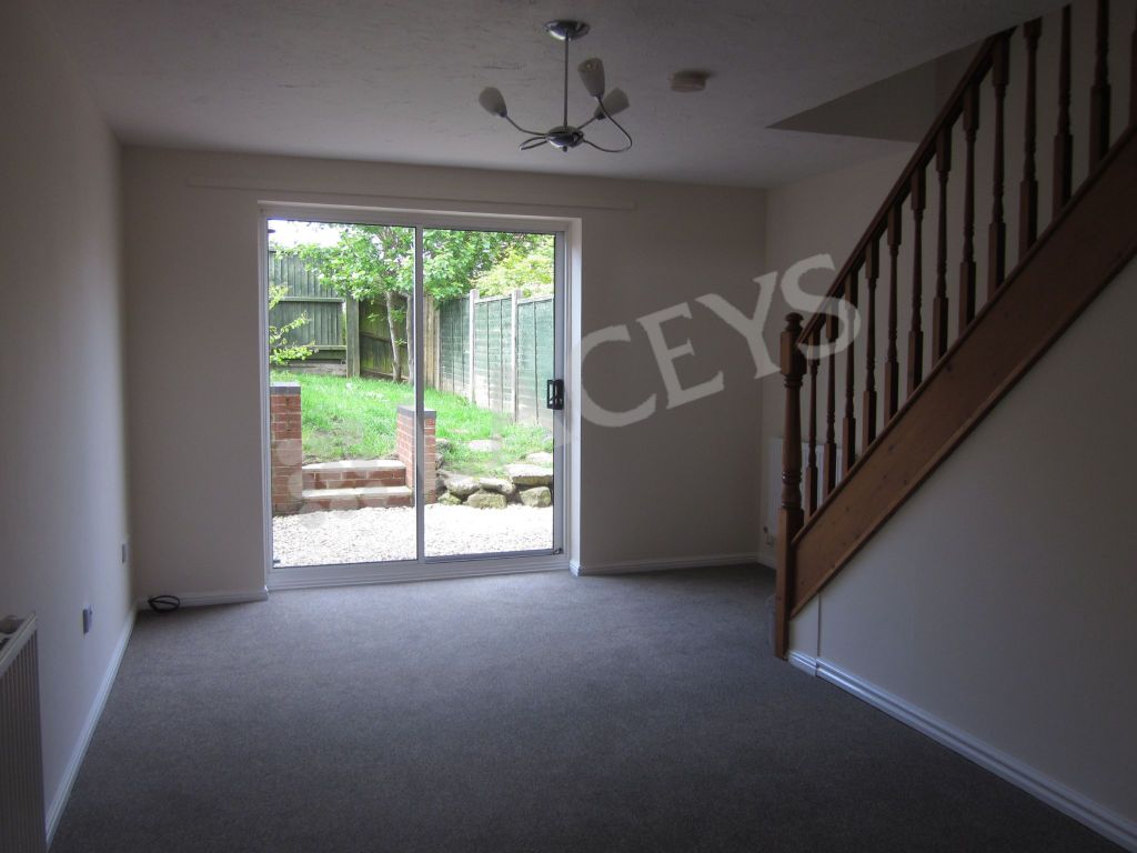 Property photo 3 of 8 Lounge 2