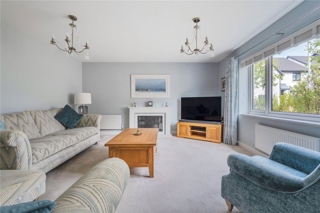 Property photo 3 of 34 Picture No. 28