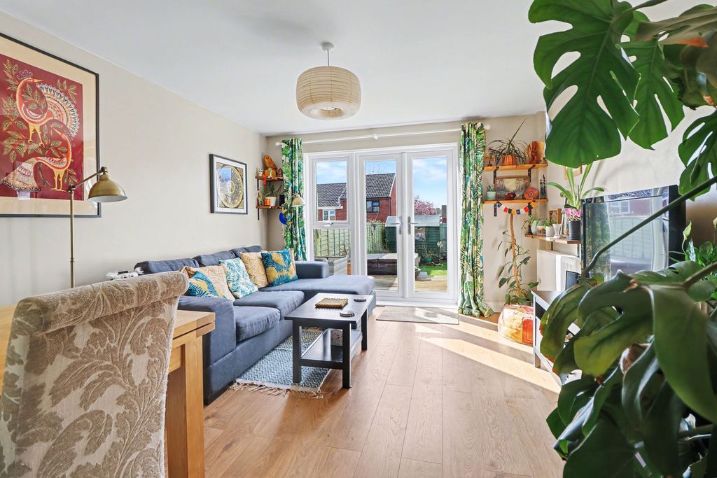 Property photo 2 of 10