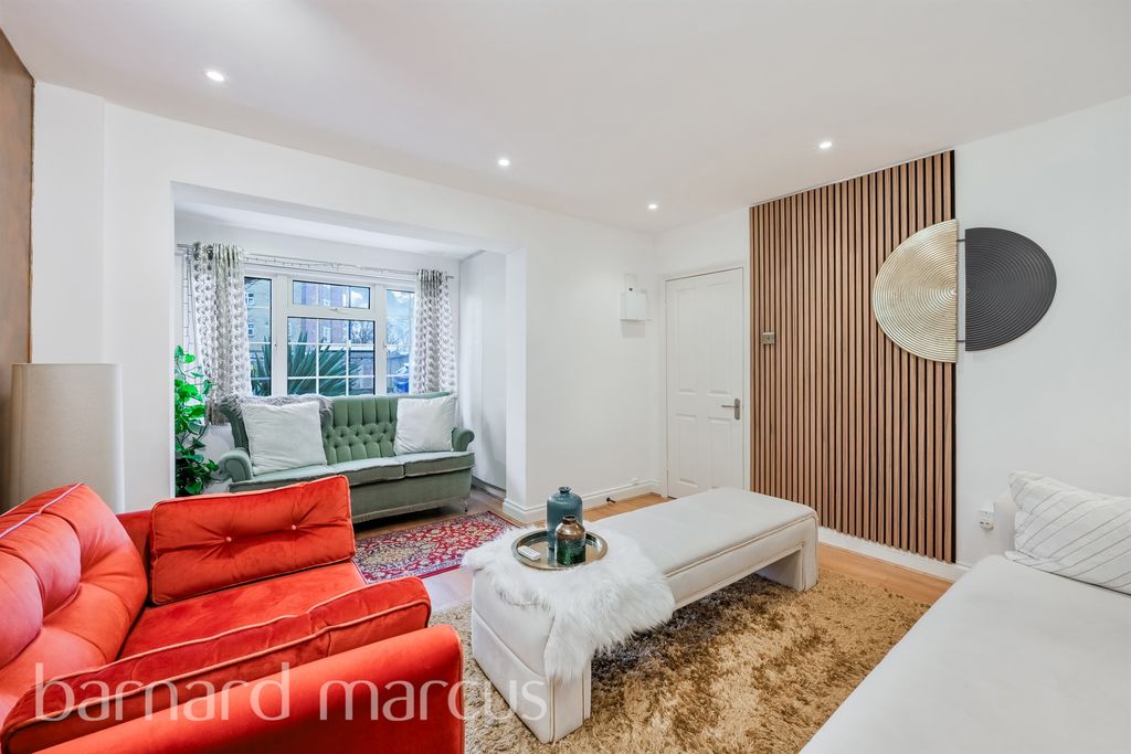 Property photo 3 of 14