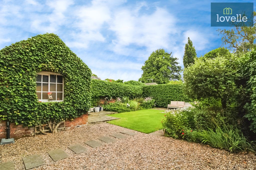 Property photo 3 of 38