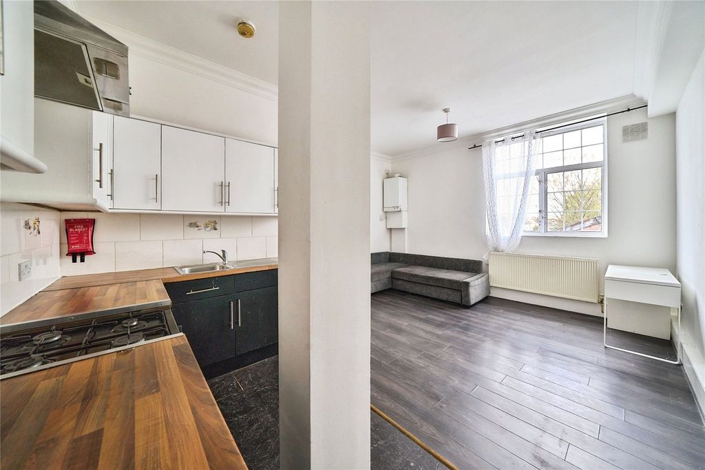 Property photo 2 of 14 Picture No. 08