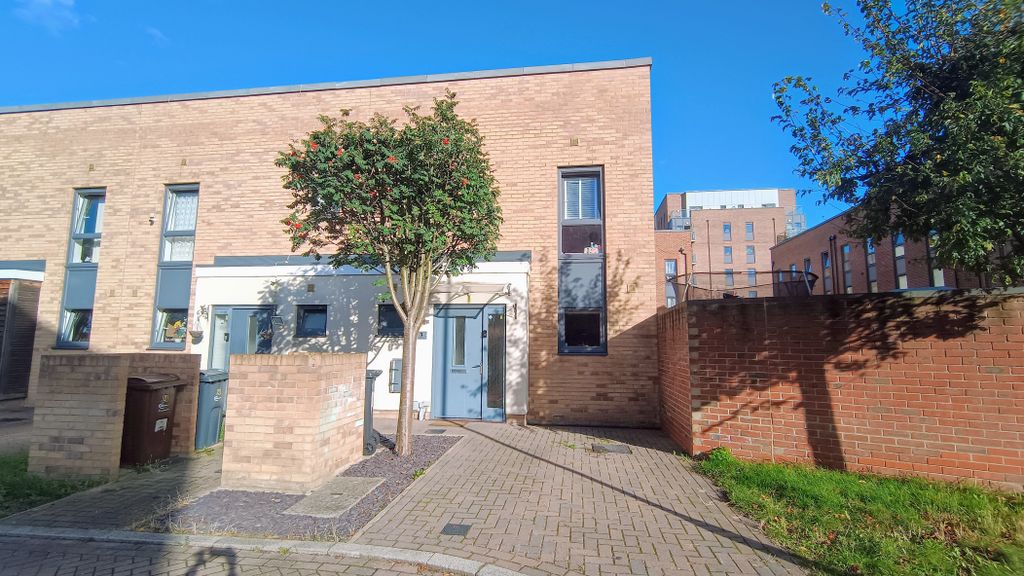 Property photo 1 of 14 Front
