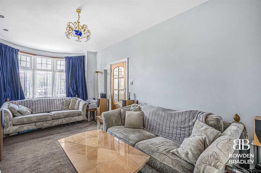 Property photo 2 of 17 Living Room