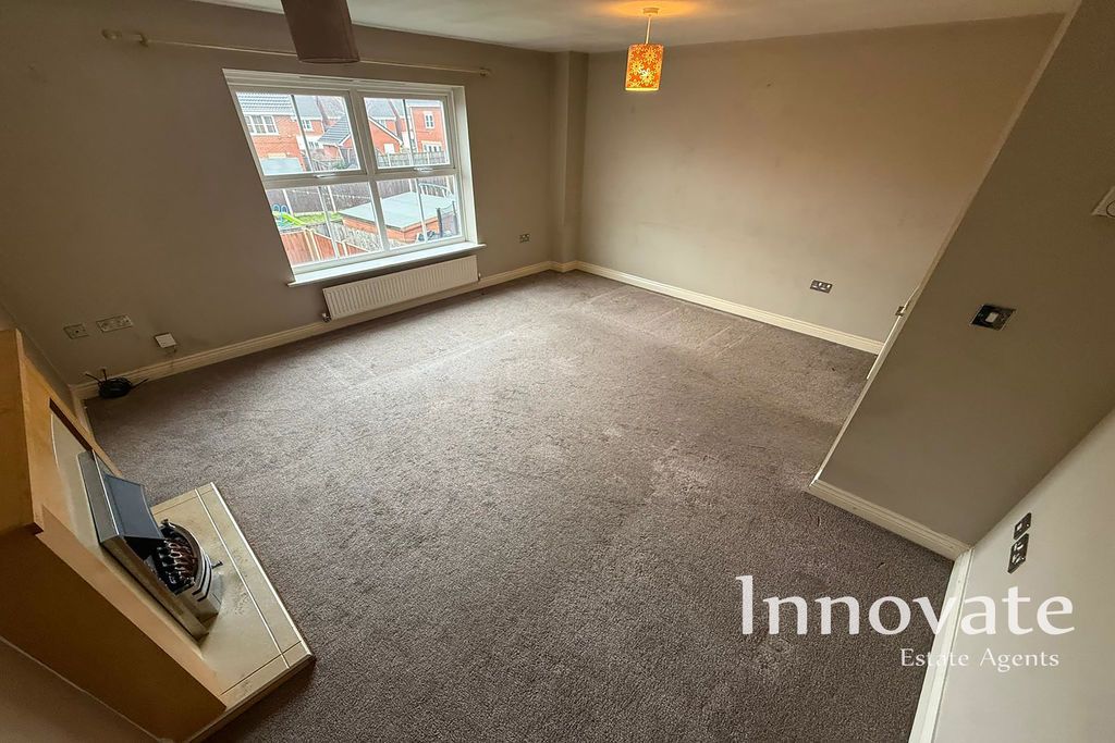 Property photo 3 of 12 Photo 7