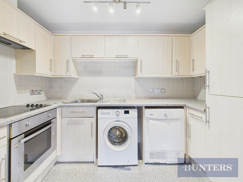 Property photo 2 of 12 Kitchen