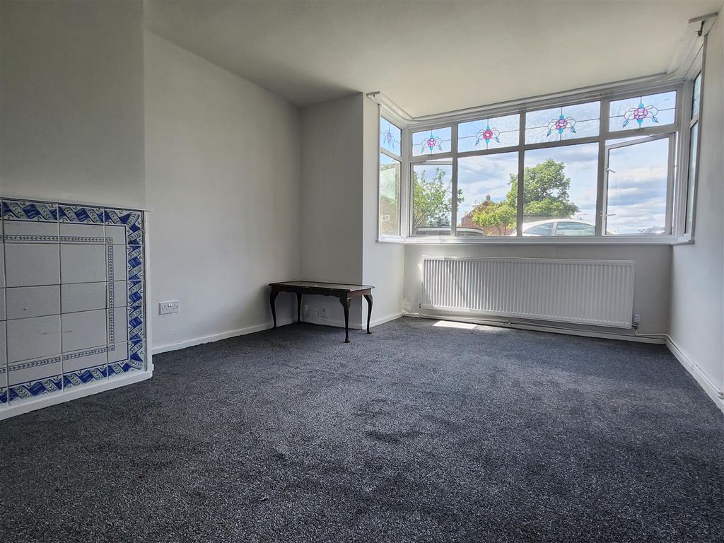 Property photo 3 of 13 R1.Jpg
