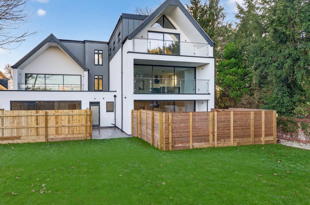 Property photo 2 of 9